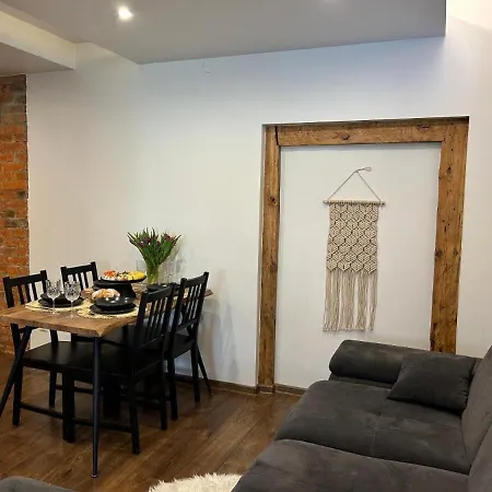 Kreutzwaldi Kodu 1 *